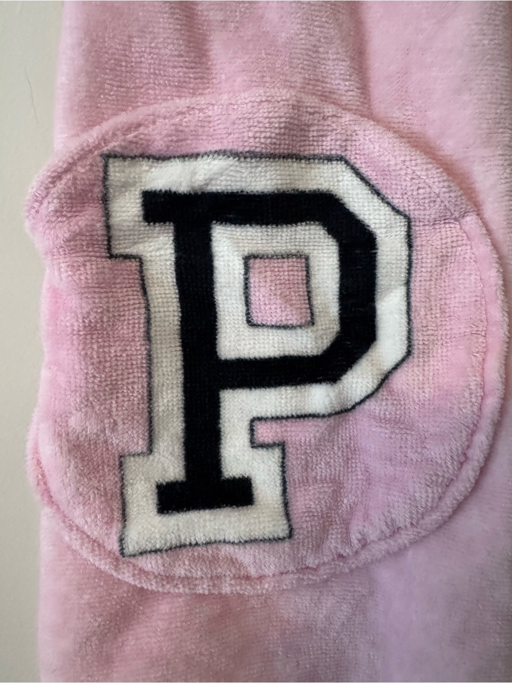 PINK by Victoria's Secret Soft Bath/Shower Velcro Closure Body Towel - Picture 2 of 6